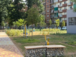Un giardino che dialoga con le scuole Un giardino che dialoga con le scuole