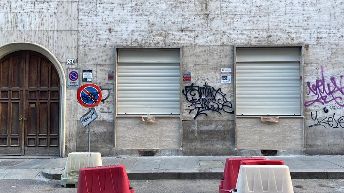 Un negozio chiuso in zona Vanchiglia