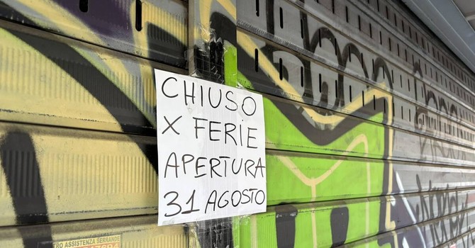 Negozi chiusi per ferie Negozi chiusi per ferie