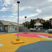 Dopo i banchi le auto, l'ex mercato coperto Racconigi 51 diventa un parcheggio