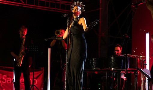 Il clou lunedì 20 luglio con il concerto di Nina Zilli Il clou lunedì 20 luglio con il concerto di Nina Zilli