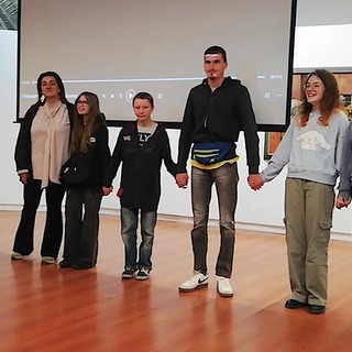 ‘Non solo un semplice selfie’, gli Artistinati tornano a Torre Pellice ‘Non solo un semplice selfie’, gli Artistinati tornano a Torre Pellice