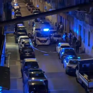 Ragazzo di 19 anni accoltellato al cuore, la fuga del killer e l'emergenza droga