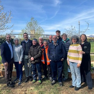 Al liceo Curie di Collegno inaugurato il nuovo orto didattico Al liceo Curie di Collegno inaugurato il nuovo orto didattico
