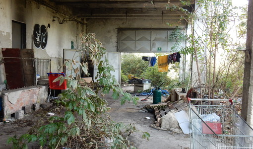 Le fabbriche abbandonate alle spalle di corso Dante Le fabbriche abbandonate alle spalle di corso Dante