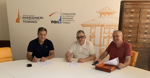 Sicurezza e salute, Torino punta sulla rete dei defibrillatori Sicurezza e salute, Torino punta sulla rete dei defibrillatori