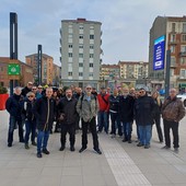 Presidio dei lavoratori della Olci Engineering di Rivalta davanti alla Regione Presidio dei lavoratori della Olci Engineering di Rivalta davanti alla Regione