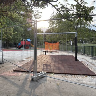 Il giardino delle Operaie perde fontana e pergola, in arrivo una nuova area giochi
