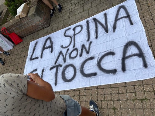 La protesta dei cittadini sulla Spina
