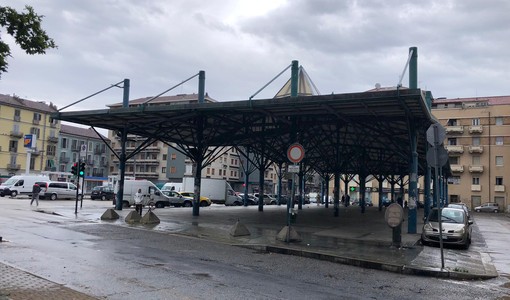 La tettoia di piazza Crispi La tettoia di piazza Crispi