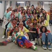 La potenza di indossare il ‘naso rosso’: sedici nuovi clown pinerolesi La potenza di indossare il ‘naso rosso’: sedici nuovi clown pinerolesi