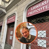 La Libreria Piemontese di via San Secondo 11 (nel tondo, Rocco Giuseppe Maurizio Monteu) La Libreria Piemontese di via San Secondo 11 (nel tondo, Rocco Giuseppe Maurizio Monteu)