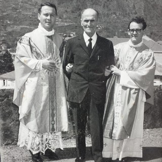 I fratelli don Pietro e don Luigi con il papà Mario