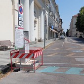 Pinerolo: colonnina per la ricarica di auto elettriche danneggiata da un mezzo Pinerolo: colonnina per la ricarica di auto elettriche danneggiata da un mezzo