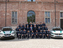 polizia municipale davanti al municipio