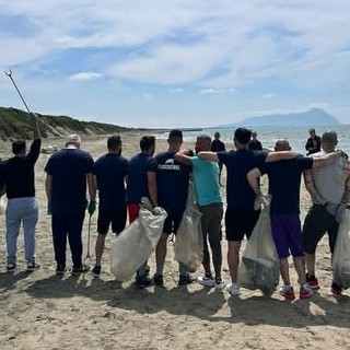 I detenuti ripuliscono le sponde del fiume Po