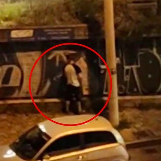 Schiamazzi e notti insonni per il bar aperto h24, i residenti: “Qualcuno intervenga”