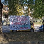 Striscione contro il decreto scuola al Pinerolo 3-4: rimosso e poi rimesso Striscione contro il decreto scuola al Pinerolo 3-4: rimosso e poi rimesso