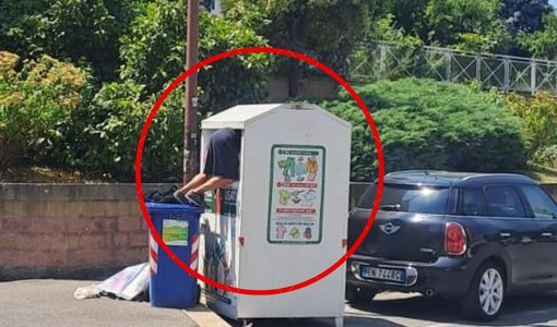 La foto scattata da un residente in corso Gamba