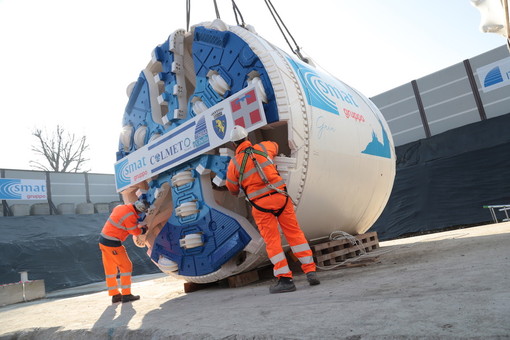 L’Idropolitana è in via Varano. Il cantiere procede a 15 metri al giorno e mancano più di 6 km alla fine L’Idropolitana è in via Varano. Il cantiere procede a 15 metri al giorno e mancano più di 6 km alla fine