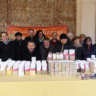 Alcuni produttori del Mercato della Terra di Bra, in programma ogni terza domenica del mese