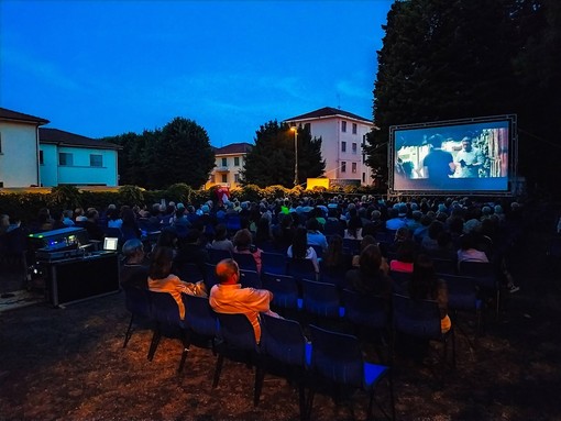 Il cinema torna in piazza da stasera con 20 appuntamenti Il cinema torna in piazza da stasera con 20 appuntamenti