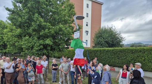 Lo scoprimento della targa