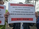 Spazzatura, criminalità e alloggi occupati. &quot;Basta rom in corso Salvemini&quot;: i residenti incontrano il sindaco