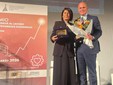 Franca Fagioli premiata da Massimiliano Cipolletta Franca Fagioli premiata da Massimiliano Cipolletta