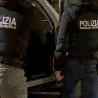 Cinque persone arrestate per droga