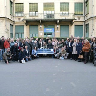 L'inaugurazione della panchina per la dottoressa scomparsa nel 2023