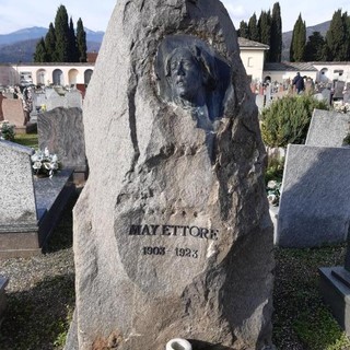 La tomba di Ettore Giovanni May nel cimitero di Pinerolo