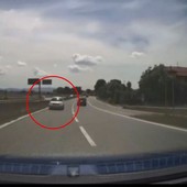 L'auto in contromano sulla Torino-Caselle