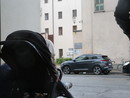 Con cinturone e pistola, in servizio al carcere minorile in gravidanza