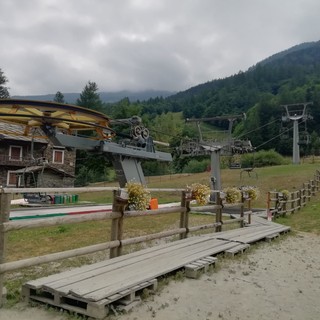 Si schianta con il parapendio sulla seggiovia: soccorso a Prali