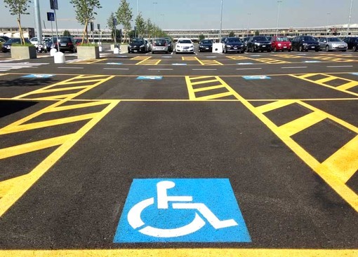 Un automobilista è stato pizzicato con un pass per invalidi che non era regolare