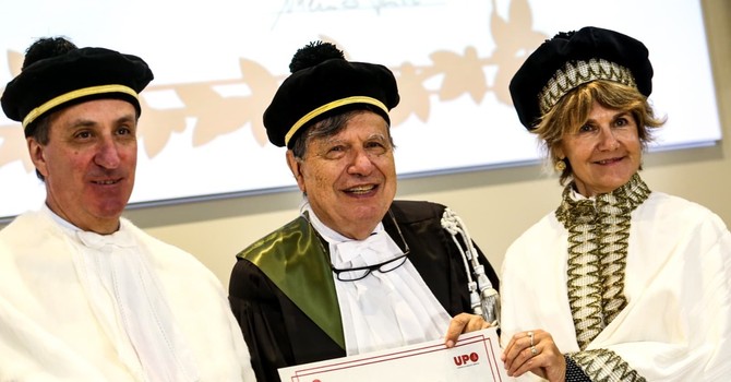 Giorgio Parisi (al centro), Premio Nobel per la Fisica nel 2021 Giorgio Parisi (al centro), Premio Nobel per la Fisica nel 2021