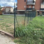 Bimba si ferisce sullo scivolo, scoppia il caso dei giochi danneggiati dai vandali Bimba si ferisce sullo scivolo, scoppia il caso dei giochi danneggiati dai vandali