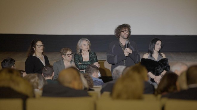Gianluca Matarrese con la sua famiglia alla proiezione a Corigliano