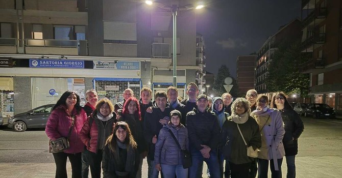 Foto di gruppo dei cittadini a Pozzo Strada Foto di gruppo dei cittadini a Pozzo Strada