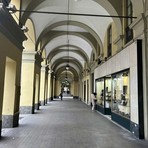 Pulizia per i portici di corso Vittorio Emanuele II