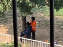L'ennesimo parrucchiere abusivo fotografato da una residente L'ennesimo parrucchiere abusivo fotografato da una residente