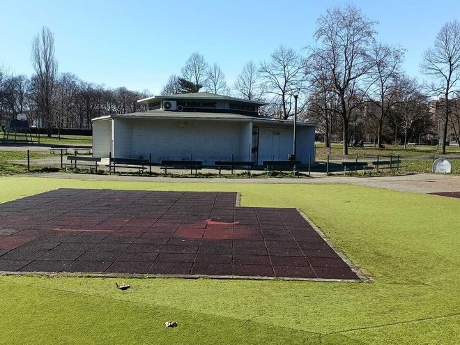 Le tristi condizioni del parco della giraffa