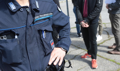 Tenta il sucidio al Lorusso-Cutugno: salvato da un agente di polizia penitenziaria