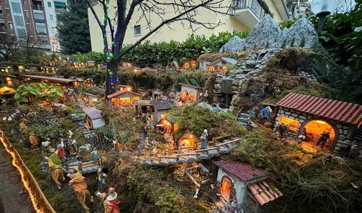 Barbera, Monviso e i broccoli di Paternopoli : il presepe dei record compie 19 anni