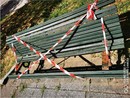 Le panchine vandalizzate Le panchine vandalizzate
