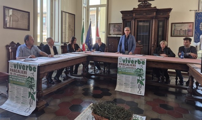 Pancalieri mette in mostra le sue erbe tra stand e piatti tipici