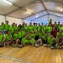 Le magliette verdi dell’organizzazione