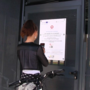 L’assessora Proietti mostra come funzionano le ciclostazioni