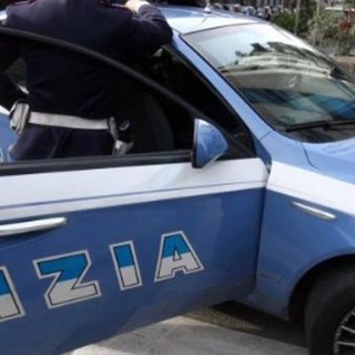Commettevano furti con auto rubata, la polizia ferma un italiano e un marocchino